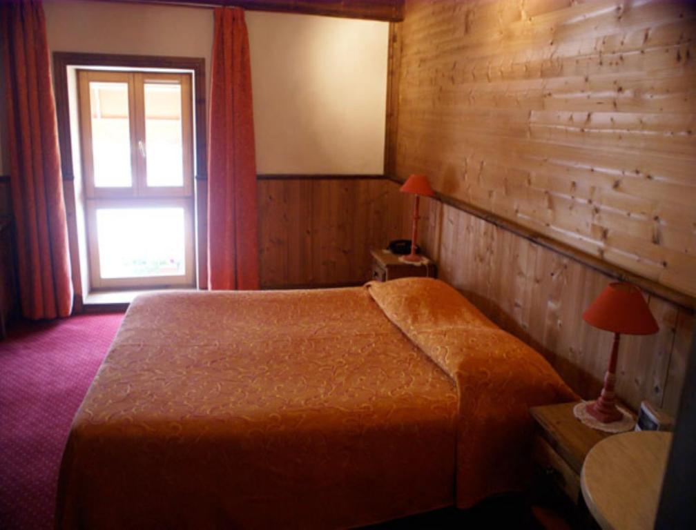 Hotel Le Relais De L'Abbaye Tournus Camera foto