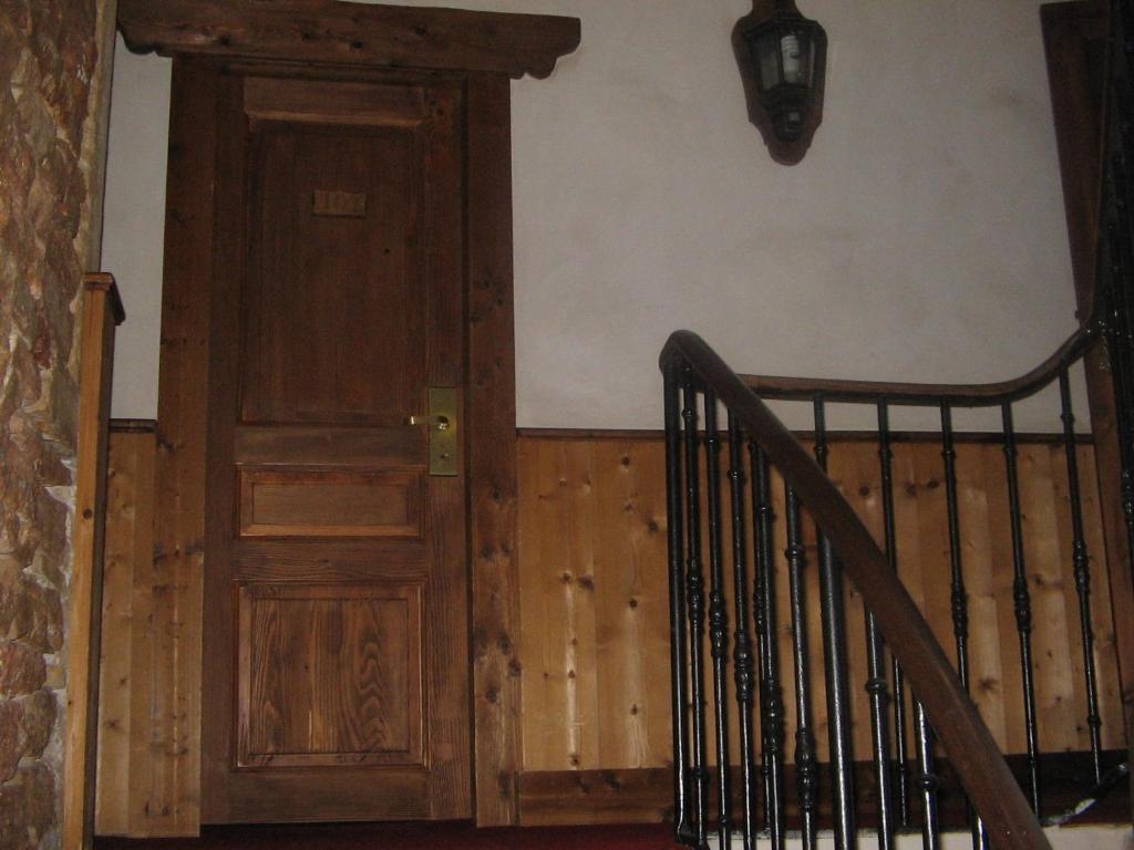 Hotel Le Relais De L'Abbaye Tournus Esterno foto